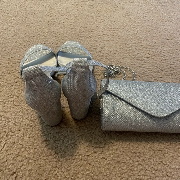 High heels and purse. Great for prom! - Picture 2 of 2